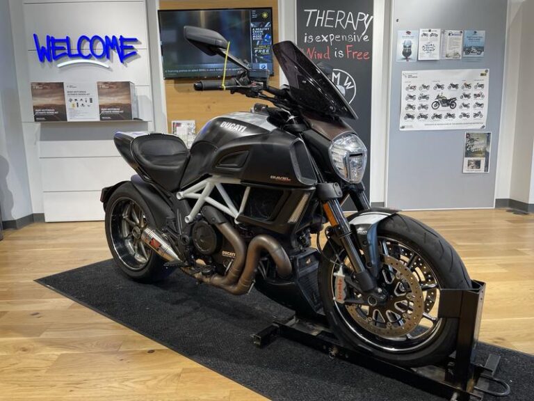 Ducati Diavel Carbon 2015